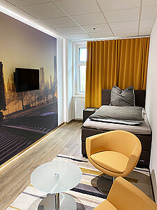 Sitzecke von Profim Motivtapete Güterbahnhof